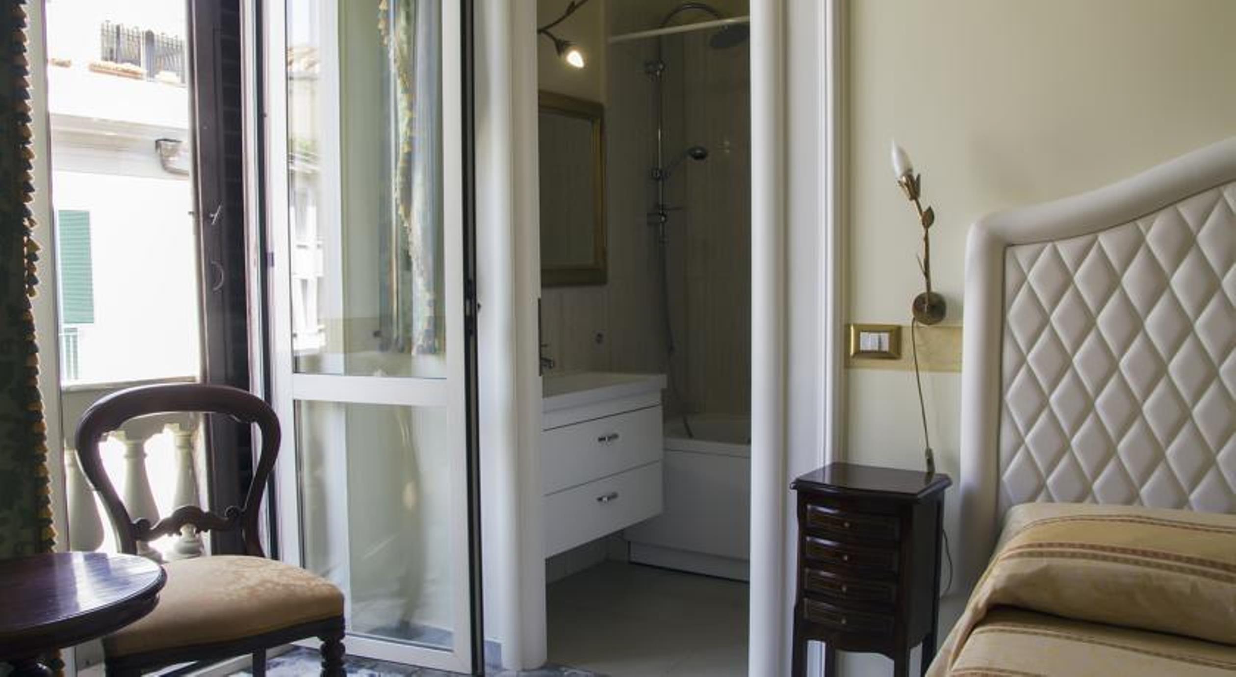 B&B Art Suite Santa Brigida 나폴리 외부 사진