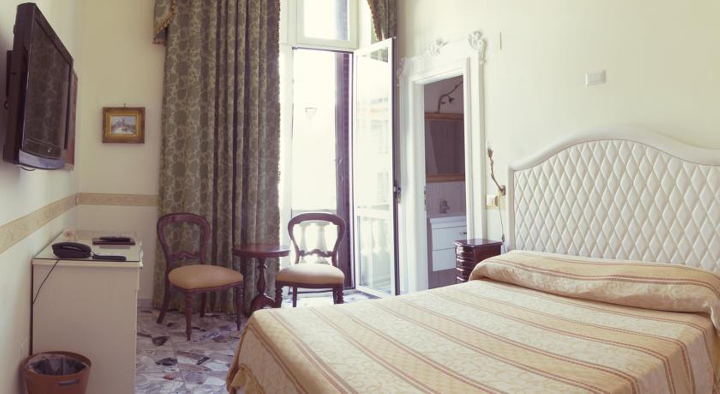 B&B Art Suite Santa Brigida 나폴리 외부 사진
