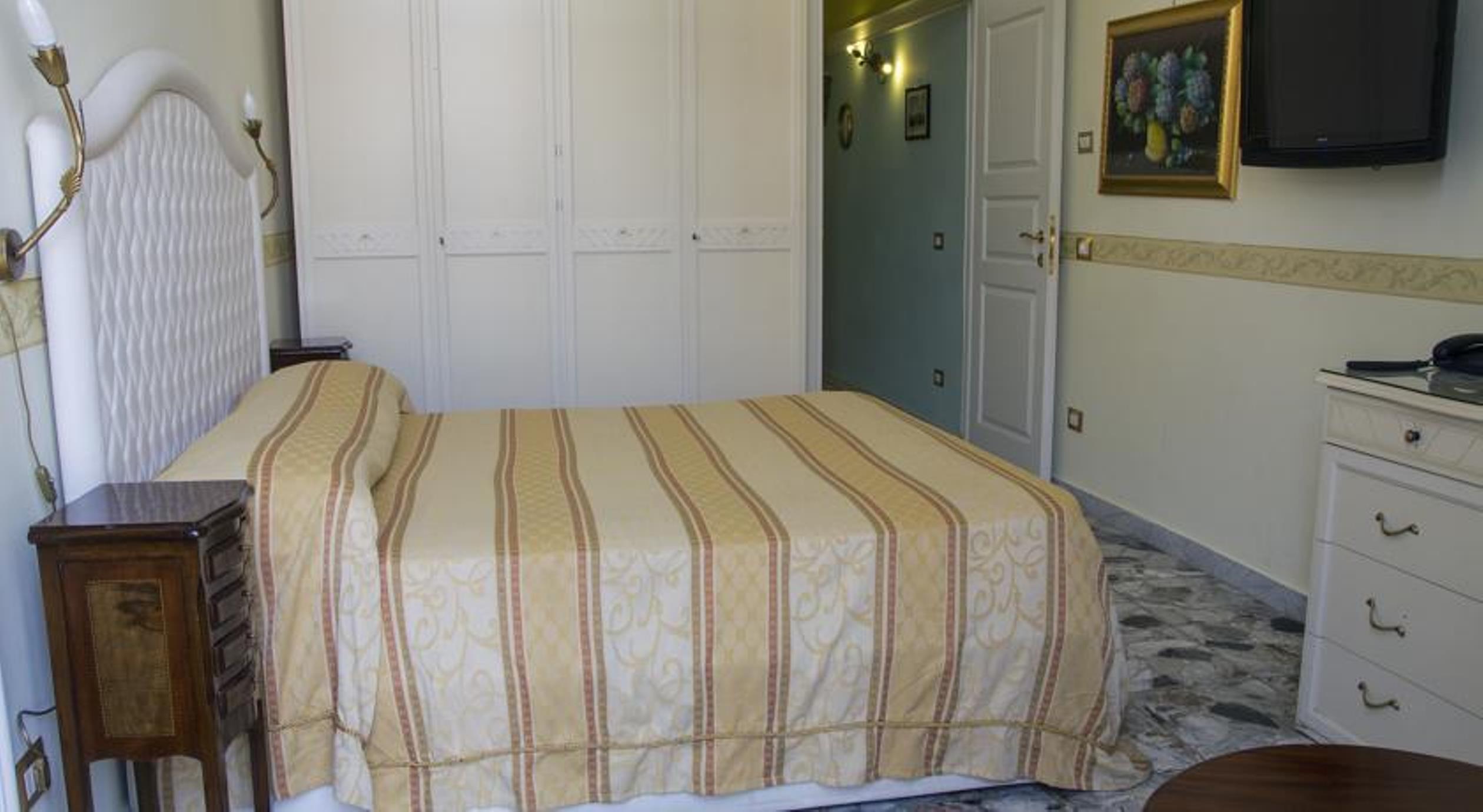 B&B Art Suite Santa Brigida 나폴리 외부 사진