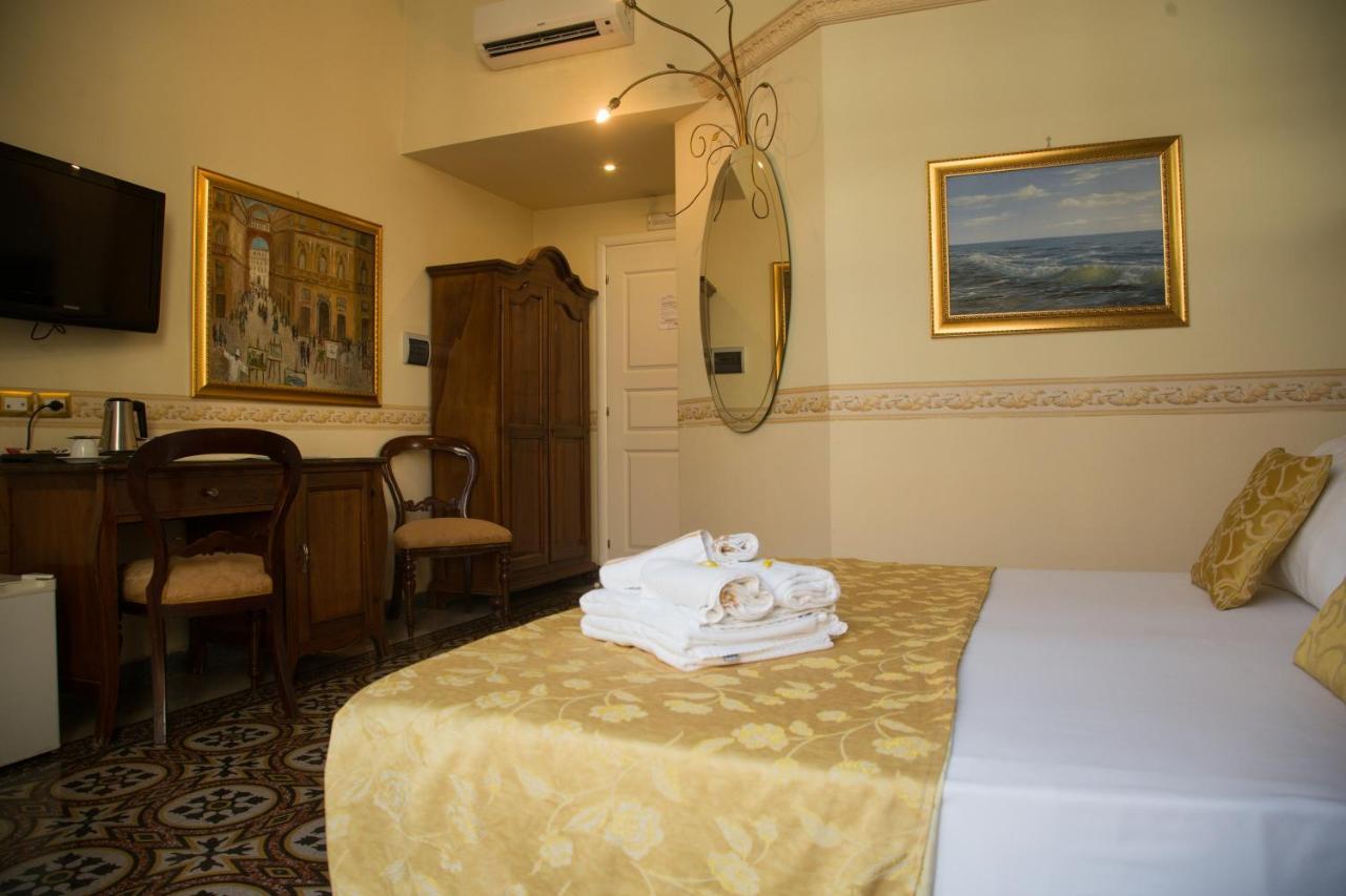 B&B Art Suite Santa Brigida 나폴리 외부 사진