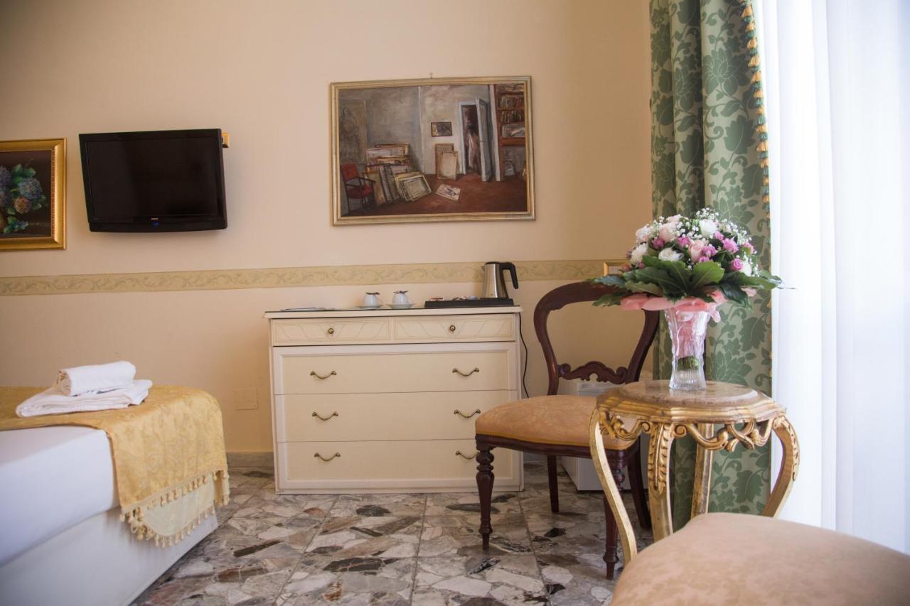 B&B Art Suite Santa Brigida 나폴리 외부 사진