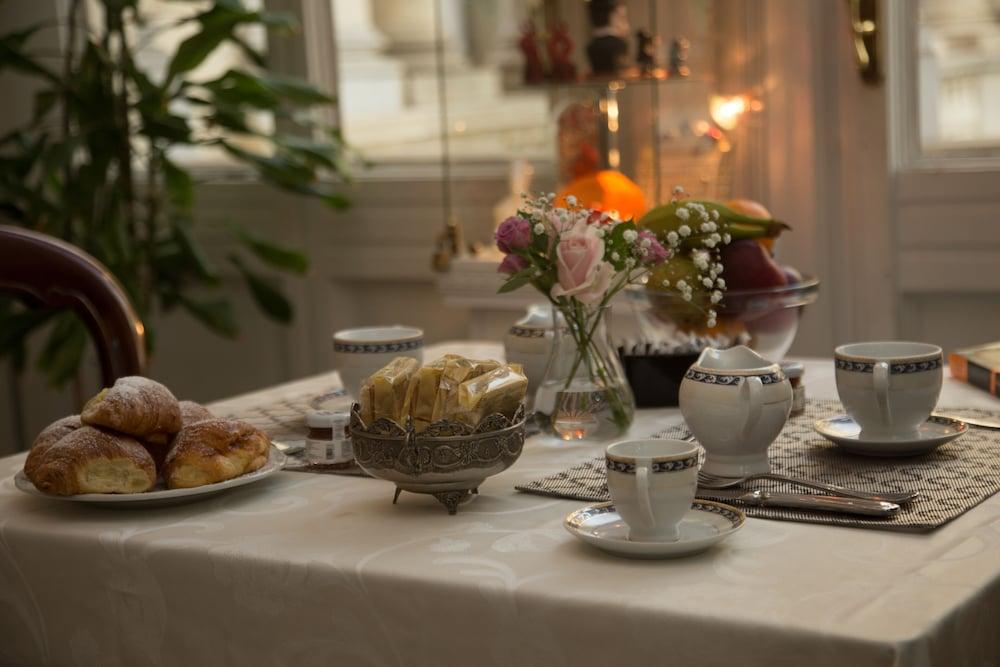 B&B Art Suite Santa Brigida 나폴리 외부 사진